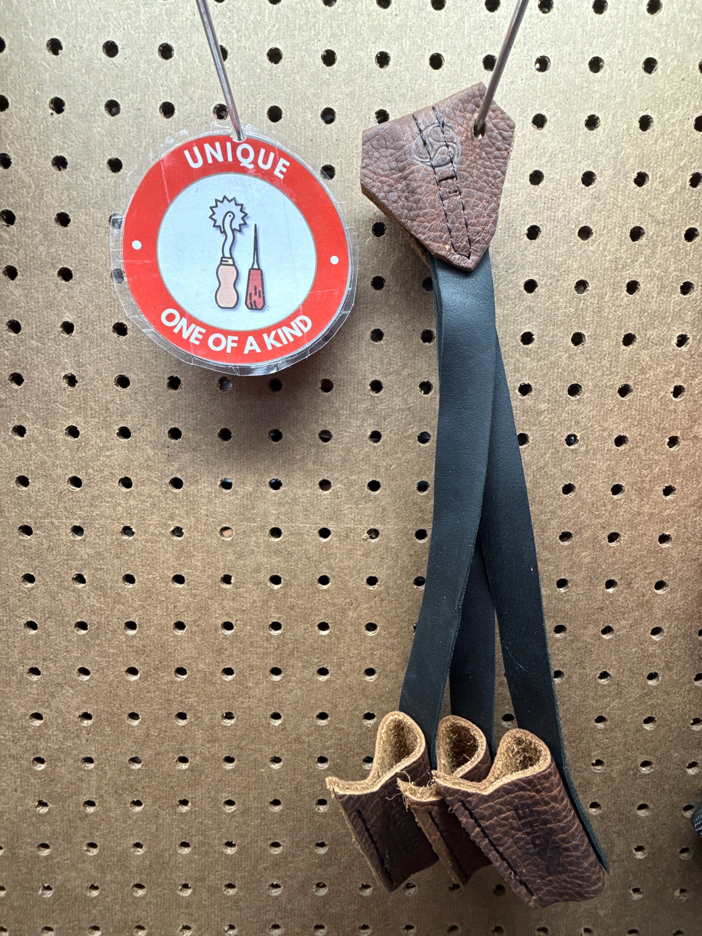 Off the Wall - L Dragon Fingers