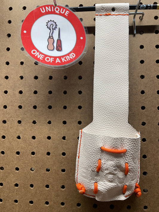 Off The Wall- Unique White Leather Bear Glove 532